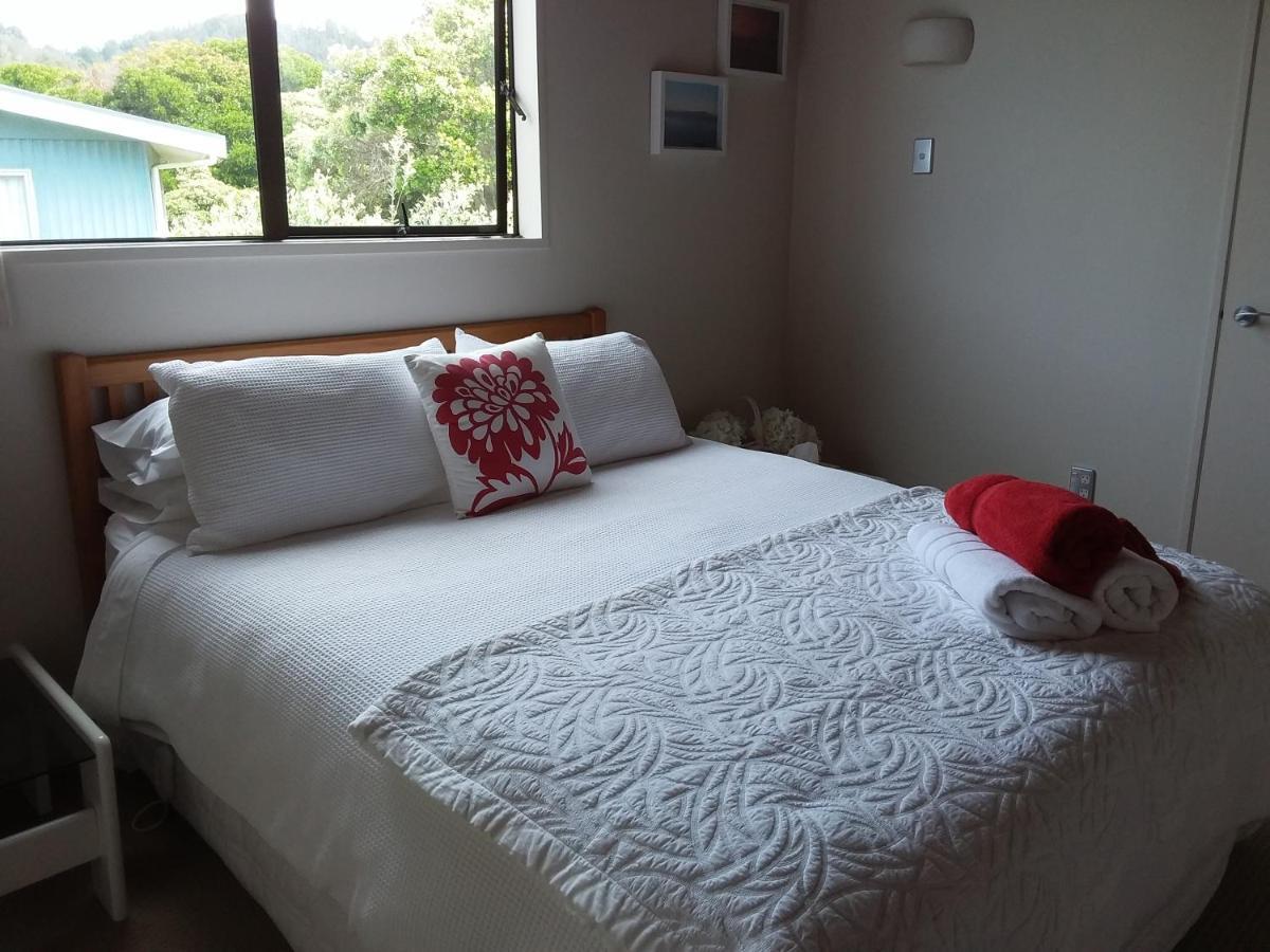 104 On Moore Bed & Breakfast Whangamata Exteriör bild